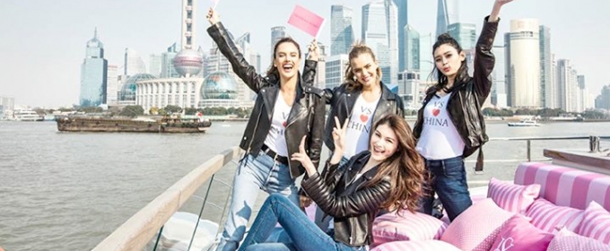 4 VS Models announce that the Victoria's Secret show will be held in Shanghai in 2017